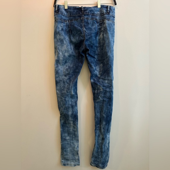 Brand: JEANS; Size: Medium; light and dark mix - Picture 2 of 3